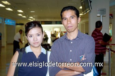27092007
Genaro Martínez y Laura Ríos viajaron a la Ciudad de México.