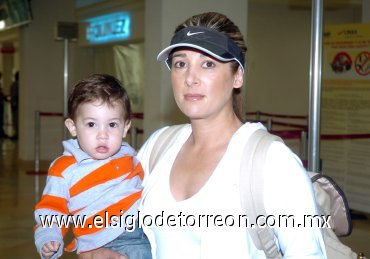 28082007
Ana Sofía Cueto y Eduardo Rosales viajaron a Guadalajara.