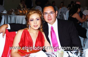 26092007
Claudia Reyes y Humberto Gallegos.