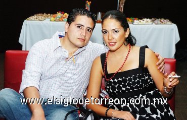 26092007
Edson Reyes y Alejandra Cabrales.