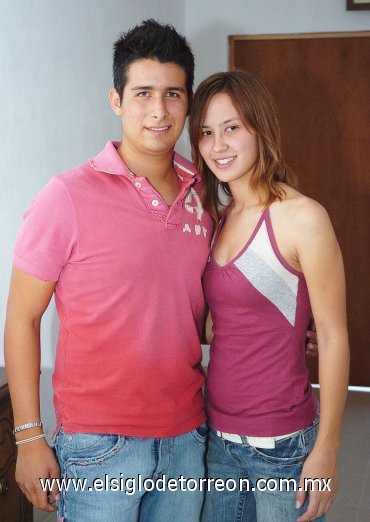 28092007
Astrid junto a Jair Guevara.