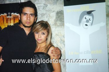 30092007
Quirdyat Carranza y Jennifer Salas.