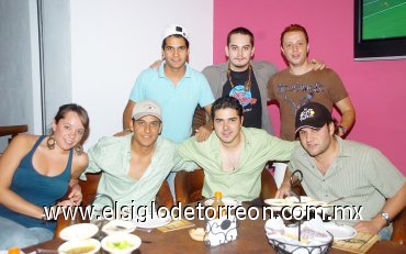 30092007
Christopher S. Viesca, Fernando Santoyo, Alejandro Arias, Hassan Hamdan, Carlos Rivera, Javier Arias y Ale Reed.