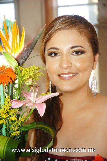 28092007
Laura María Elizalde Chavarría se casará con Osvaldo Ricardo Torres el próximo seis de octubre, motivo por el cual disfrutó de una despedida.