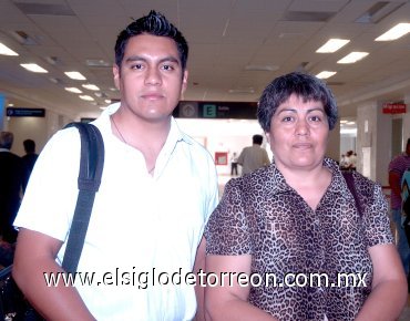 01102007
Rosario Domínguez y Pablo Triana viajaron al DF.