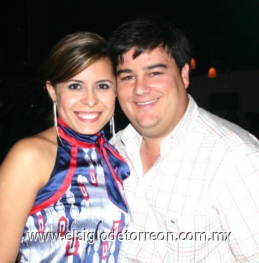 02102007
Fernando Fernández y Ana Lucía de Fernández son algunos de los que disfrutaron en grande el fin de semana en los lugares de moda.