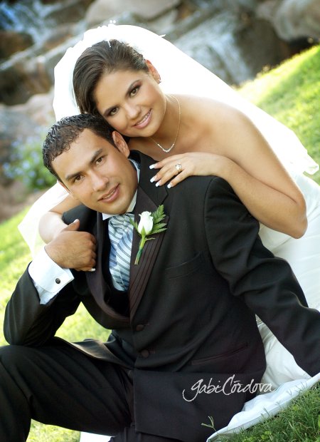 Ing. Iván Díaz Alfaro e Ing. Lissa Elena Rivera Bañuelos contrajeron matrimonio en la parroquia de La Inmaculada Concepción, el sábado 16 de junio de 2007. 

Estudio Gabi Córdova.