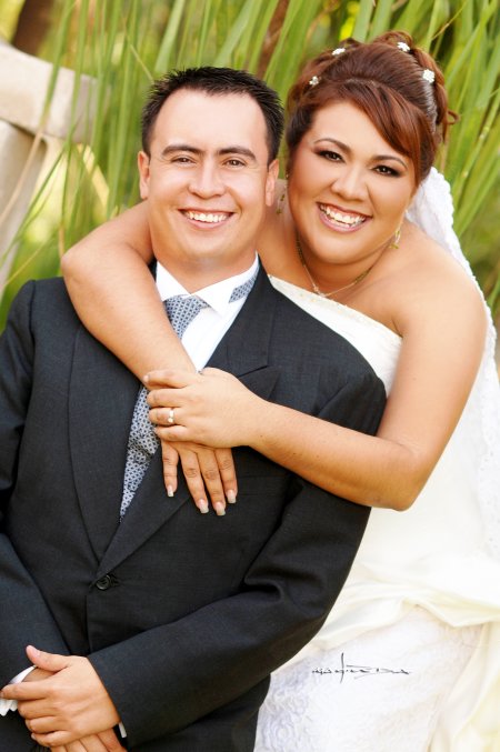 Ing. Nelly Catalina Torres Tagle y C.P. Luis Alberto de la Cruz López unieron sus vidas en sagrado matrimonio en la capilla de Casa Cristiandad, el sábado cuatro de agosto de 2007. 

Estudio Carlos Maqueda.