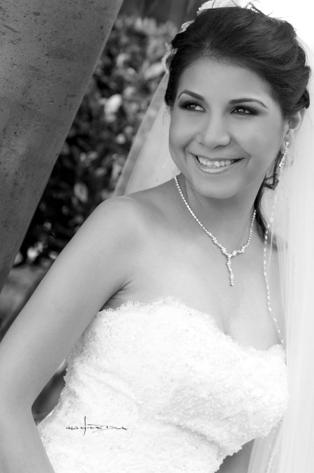 C.P. Claudia Ivette Saldívar García unió su vida en matrimonio a la del C.P. César Chávez Mota.

Estudio Carlos Maqueda.