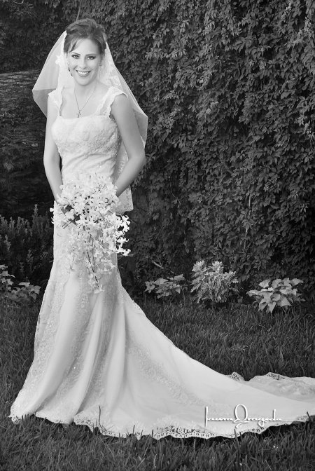 Srita. Margarita Chiffer Torres, el día de su boda con el Sr. Miguel Ángel Arriola Casas.

Estudio Laura Grageda.