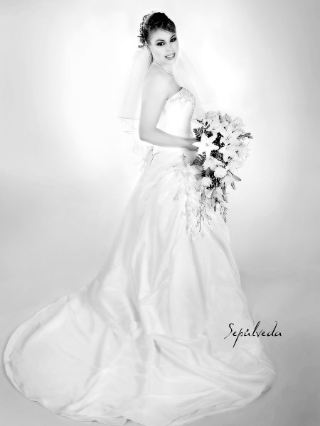 Q.F.B. Neyda Martínez Moreno contrajo nupcias con el Dr. Miguel Gerardo Carrizales Vázquez.

Sepúlveda Fotografía.