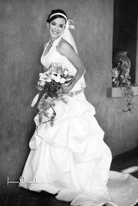 Srita. Adriana Orrantia Castrellón, el día de su enlace nupcial con el Sr. Francisco Javier Berenguer Hinojo.

Estudio Laura Grageda.