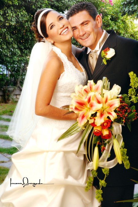 Sr. Francisco Javier Berenguer Hinojo y Srita. Adriana Orrantia Castrellón unieron su vida en sagrado matrimonio en el altar de la parroquia de  Nuestra Señora de la Encarnación, el sábado ocho de septiembre de 2007. 

Estudio Laura Grageda