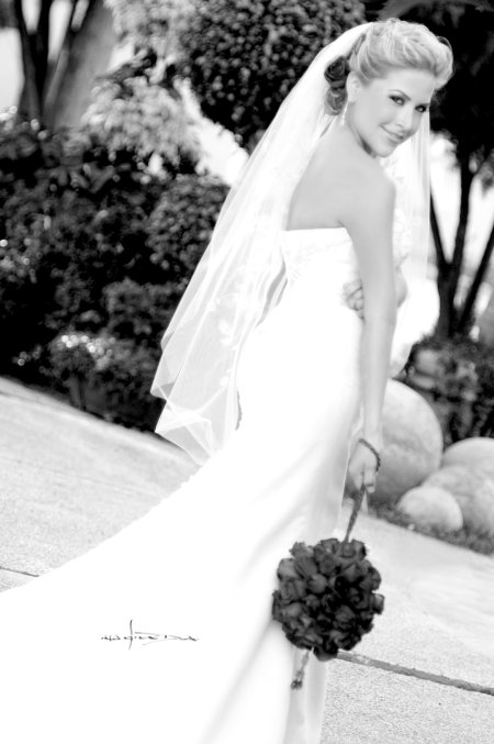 Srita. Daniela Bo Romo Castañeda unió su vida en sagrado matrimonio a la del Sr. Samuel P. DeWeese.

Estudio Carlos Maqueda.