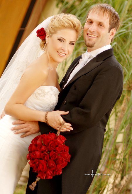 Sr. Samuel P. DeWeese y Srita. Daniela Bo Romo Castañeda recibieron la bendición nupcial en la parroquia Los Ángeles, el sábado 15 de septiembre  de 2007. 

Estudio Carlos Maqueda.