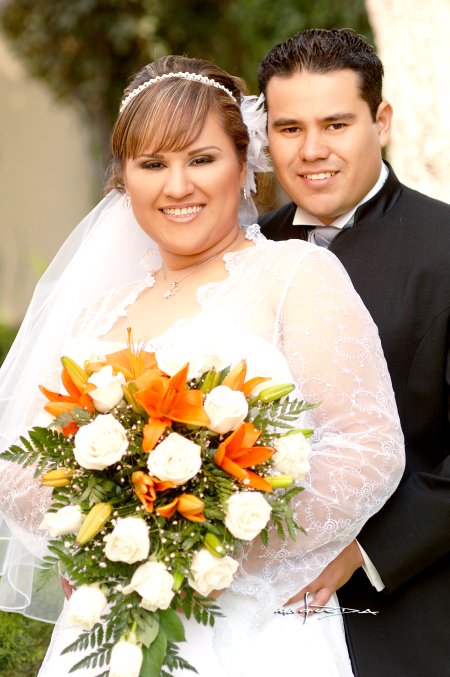 Sr. Gerardo Escobedo Sifuentes y Srita. Nancy Canales Delgado recibieron la bendición nupcial en la parroquia Los Ángeles, el sábado 15 de septiembre de 2007. 

Estudio Carlos Maqueda.