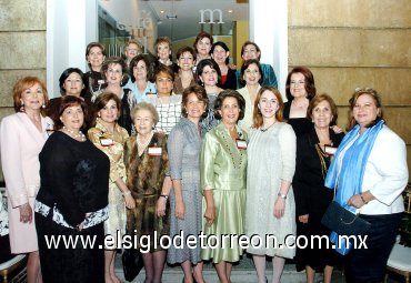 04102007
Colaboradoras de Nuria de Murra en la realización del libro.