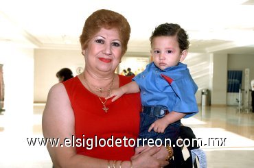 03102007
Ofelia Siller de Anda y Érick de Anda viajaron a Tijuana.