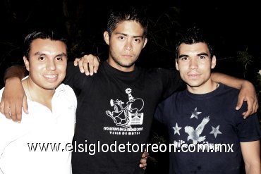 05102007
Miguel Durón, Rolando Vargas y Daniel Castro.