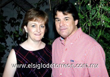 08102007
Marina de García y Alejandro García.