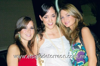 Susana Garza, Paola Roig y Natalia San Feliz.