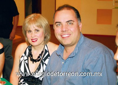 Liliana Mendoza de Tueme y Gerardo Tueme.