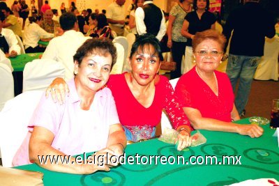 Raquel de Gutiérrez, Vicky Madero y Rebeca Ramírez.