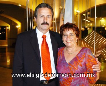 10102007
Carlos Garza y Susana Dingler de Garza.