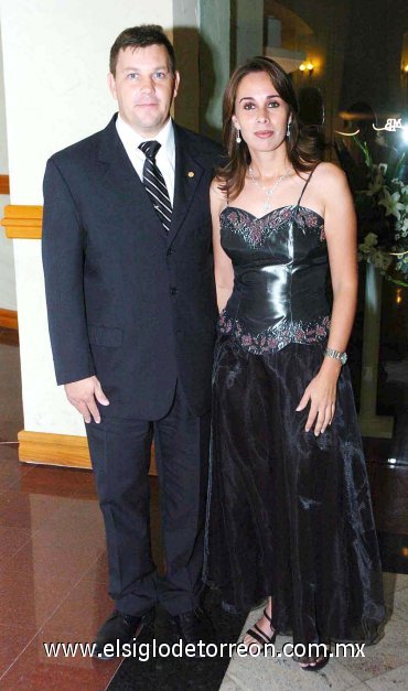10102007
José Manuel Ramírez y Ana Lucía Pérez de Ramírez.