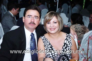 11102007
Tomás Alvarado y Jenny de Alvarado.