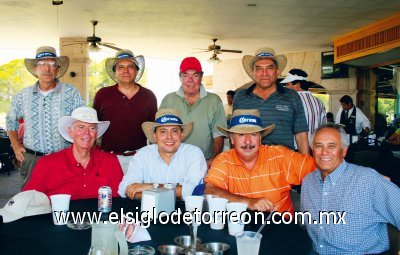 Juan José Gómez, Jaime Aguilera, Ricardo González, Perfecto Gallegos, Ernesto Bredeé, Santiago Torres, Francisco Albuquerque y Carlos Román García.