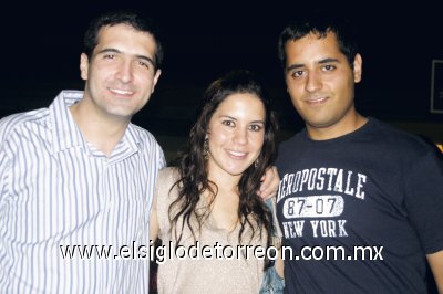 Daniel Mery, Maru Zavala y Carlos Mery.