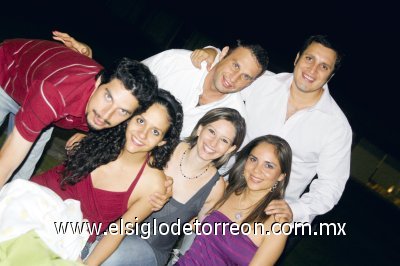 Toño y Fabiola, Alberto y Marimar, además de Fede e Ileana.
