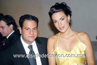 Eduardo Barrios y Pamela López de Barrios.