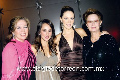 Laura Niño de Rivera, Nancy Perella, Laura Berrones y Susana Niño de Rivera.
