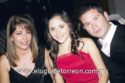 María Teresa Saracho, Beatriz Fernández y Alejandro Olhagaray.