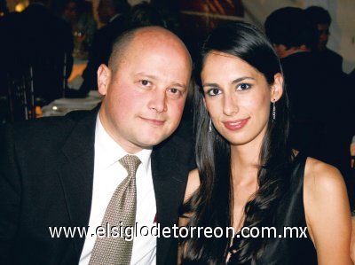 José Ortiz y Silvia Olga González.