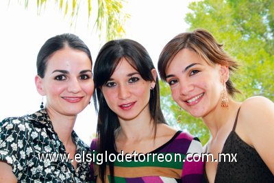 Carmen Alvarado, Cristy Viesca y Lorena Anaya.