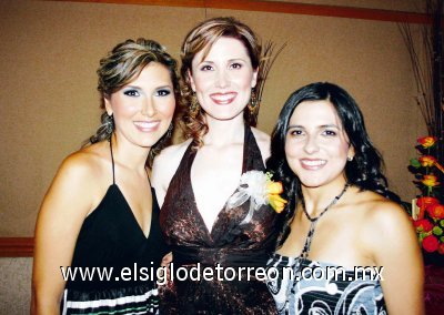 Las hermanas Mónica Pereyra de Pérez, Marcela y Lorelei Pereyra González