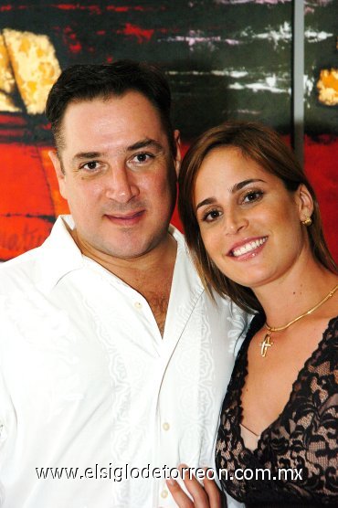 12102007
Fernando e Irene Fernández, celebraron que su hija María recibió el Primer Sacramento.