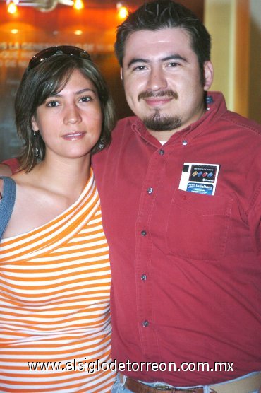 16102007
Martha Belmonte y Jorge Velázquez, en el espectáculo de Regina Orozco.