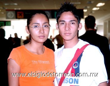 08102007
Homero Sánchez viajó a Tijuana, lo despidió Alfa de Sánchez.
