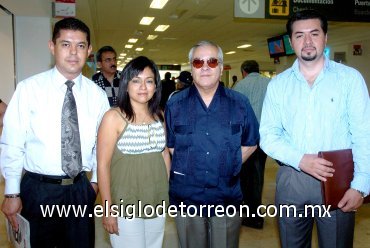 09102007
De Monterrey llegaron Saia Mireles, Maribel Orozco, Víctor González y Vladimir Sánchez.