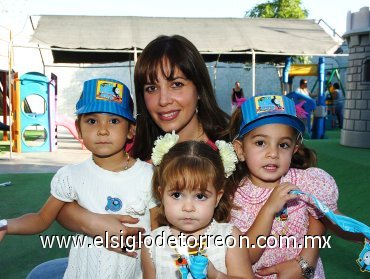 14102007_d_Alejandra Sánchez, Paulina y Alejandra Necochea e Isabella Garibaldi.