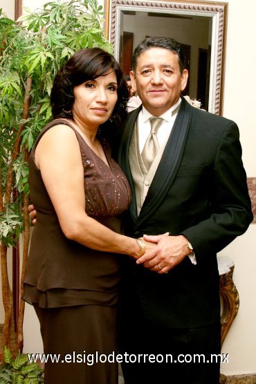 13102007
Ma. del Rosario Barbalena de López y Humberto López Robles.