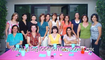 17102007
Pily acompañada de Malú, Brígida, Maripi, Silvia, Mamusy, Sonia, Mónica, Elena de De la Mora, Gaby de Anaya, Yolanda de Murra, Luly Gallegos, Claudia Galán, Gaby de Urtiaga y Paulina de Medra.