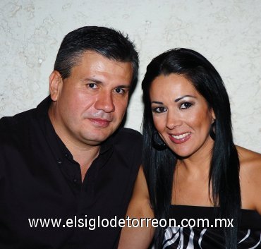 18102007
Ernesto Pérez y Mónica de Pérez.