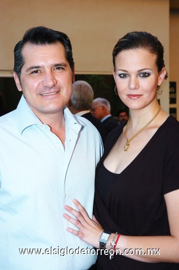 18102007
Manuel Garza y Astrid Wolff, presentes en la apertura del Hotel Hilton.