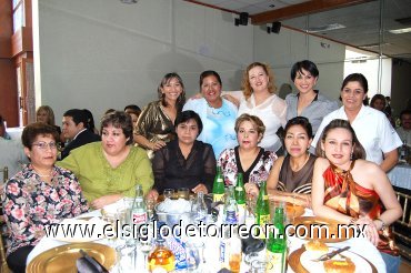 23102007
Margarita, Mary, Rebeca, Mary Carmen, Edith, Marú, Mireya, Marú, Hilda y Vicky.