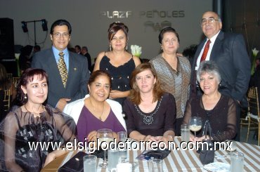 21102007
Dr. Gaxiola, Elisa Severino, Estela Carreón, Elisa Cobos, Sonia Noyola, Violeta Silva, Verónica y Víctor Velázco.